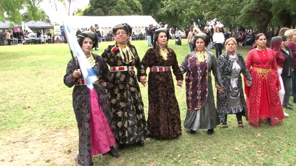 Chaldean women dancing khigga